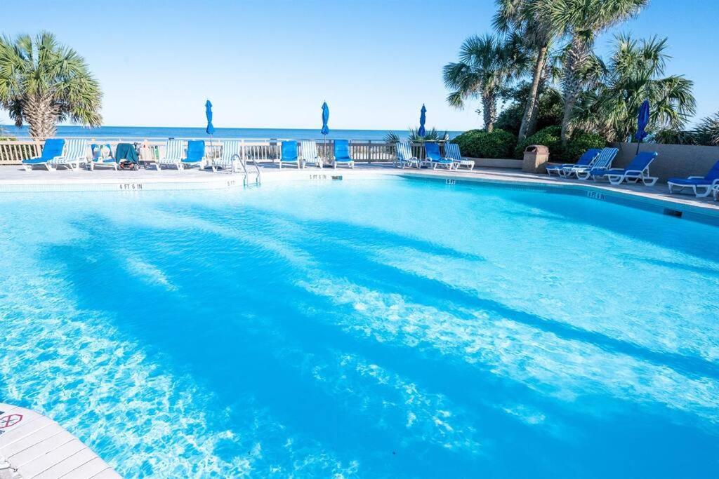Holiday home Oceanfront Remodeled With Pools, Coral Myrtle Beach