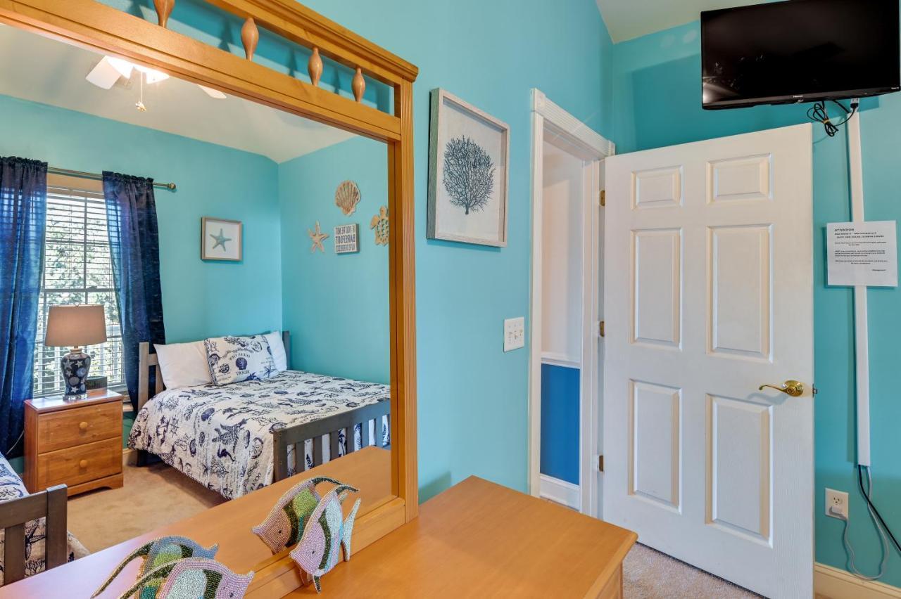 Cozy Myrtle Escape With Balcony And Pool Access! *