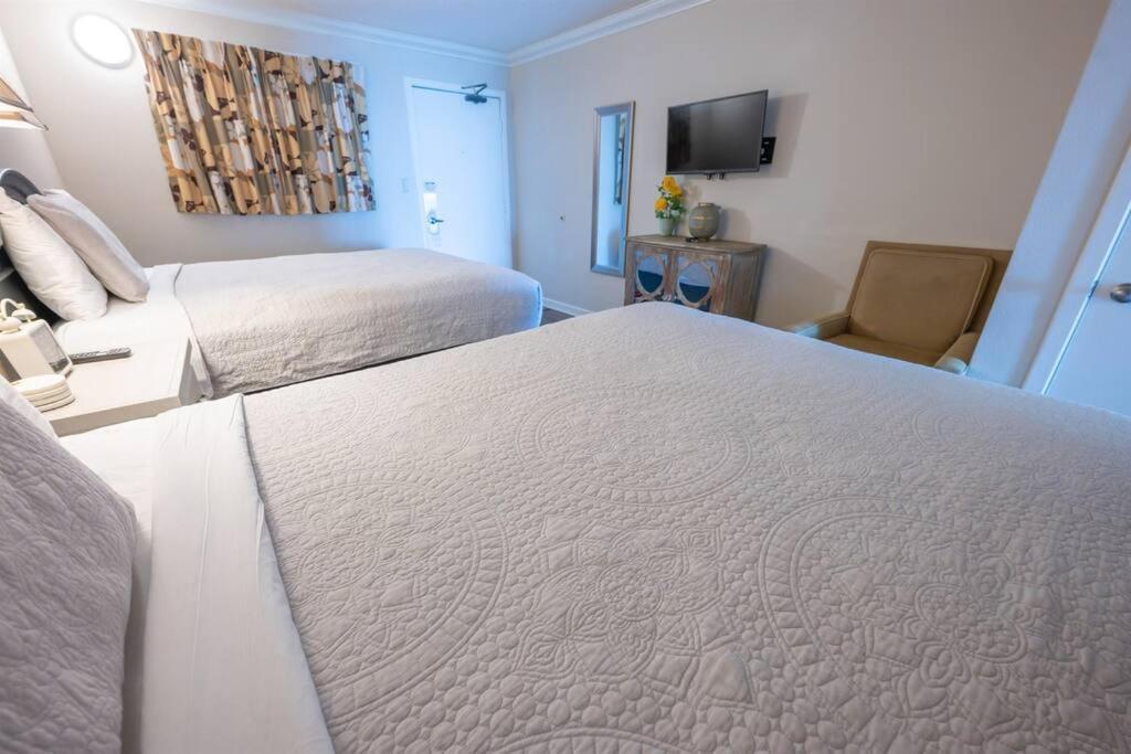Oceanfront Remodeled With Pools, Coral * Myrtle Beach