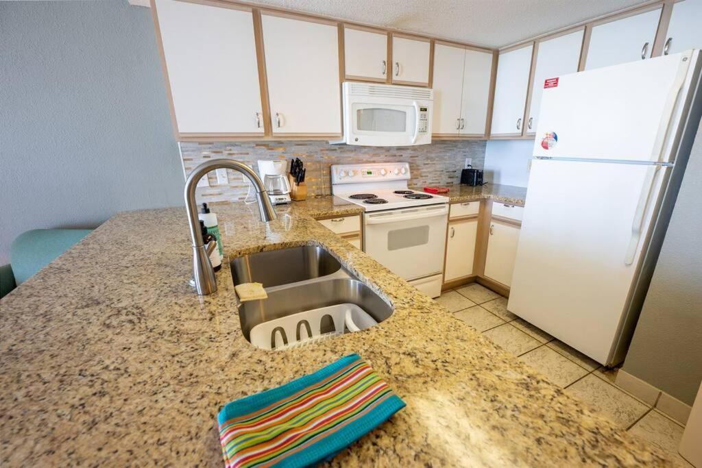 Baywatch Renovated, Unobstructed Oceanfront Views! *