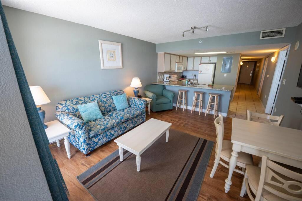 Baywatch Renovated, Unobstructed Oceanfront Views! Holiday home Myrtle Beach