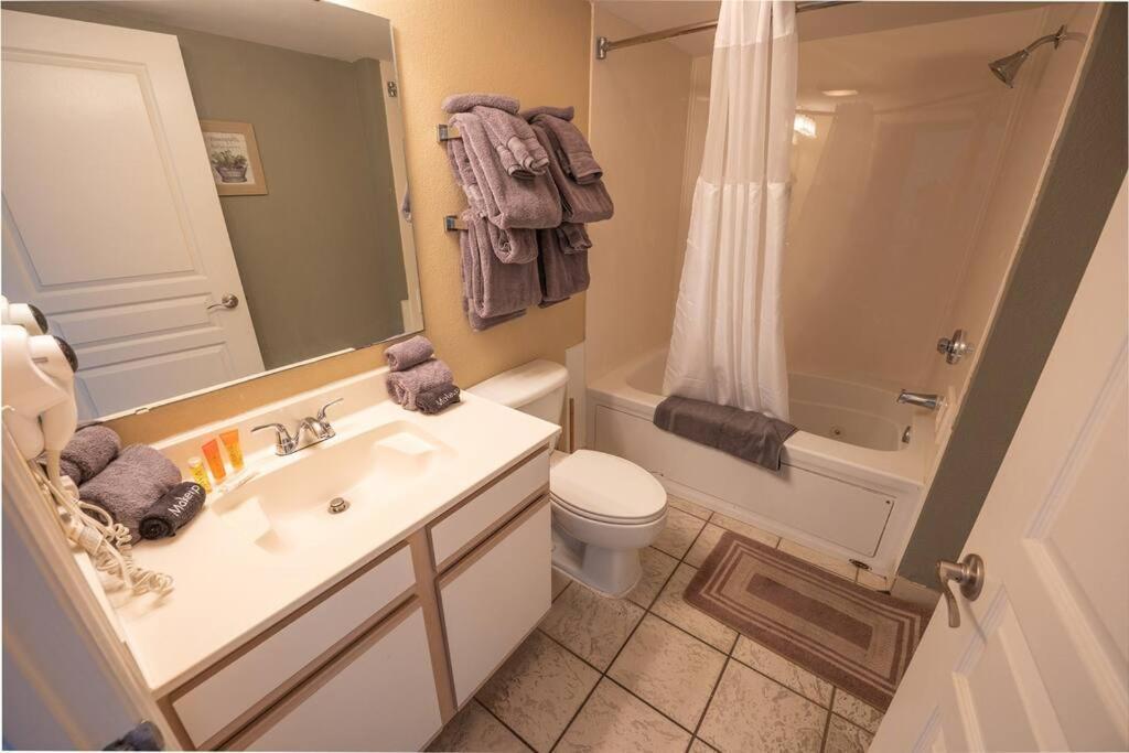 Holiday home Baywatch Renovated, Unobstructed Oceanfront Views!