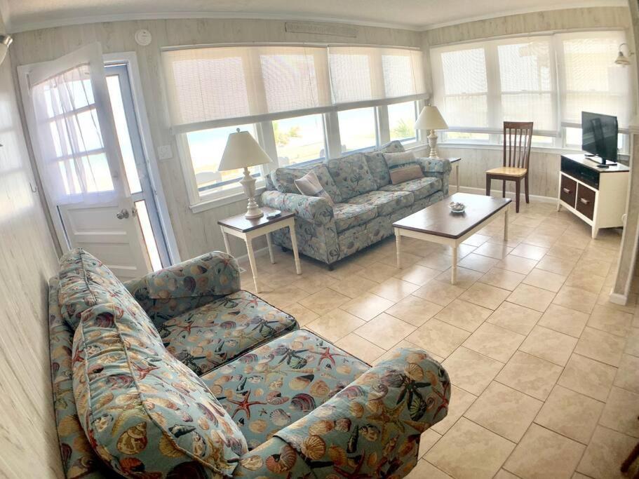 Beachfront -almost Heaven Oceanfront- Unit C/ 2br 1ba