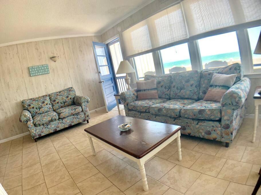 Beachfront -almost Heaven Oceanfront- Unit C/ 2br 1ba Apartment