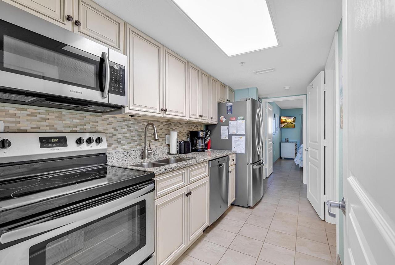 Spacious Oceanfront - Bay Watch 1138