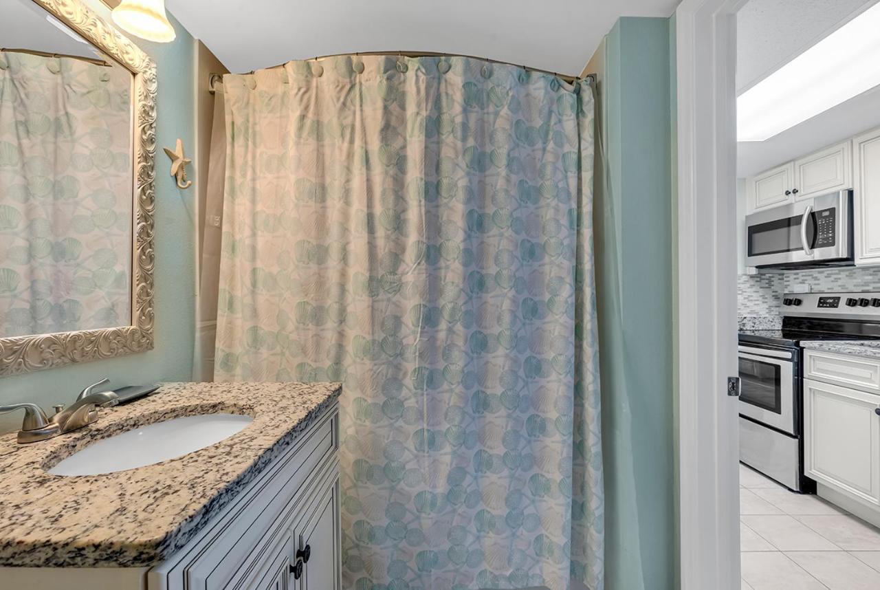 Spacious Oceanfront - Bay Watch 1138 Myrtle Beach