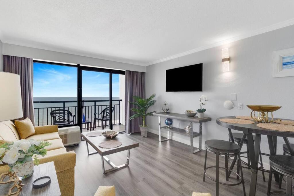Apartment Seaside Oasis Oceanfront With Balcony 1124