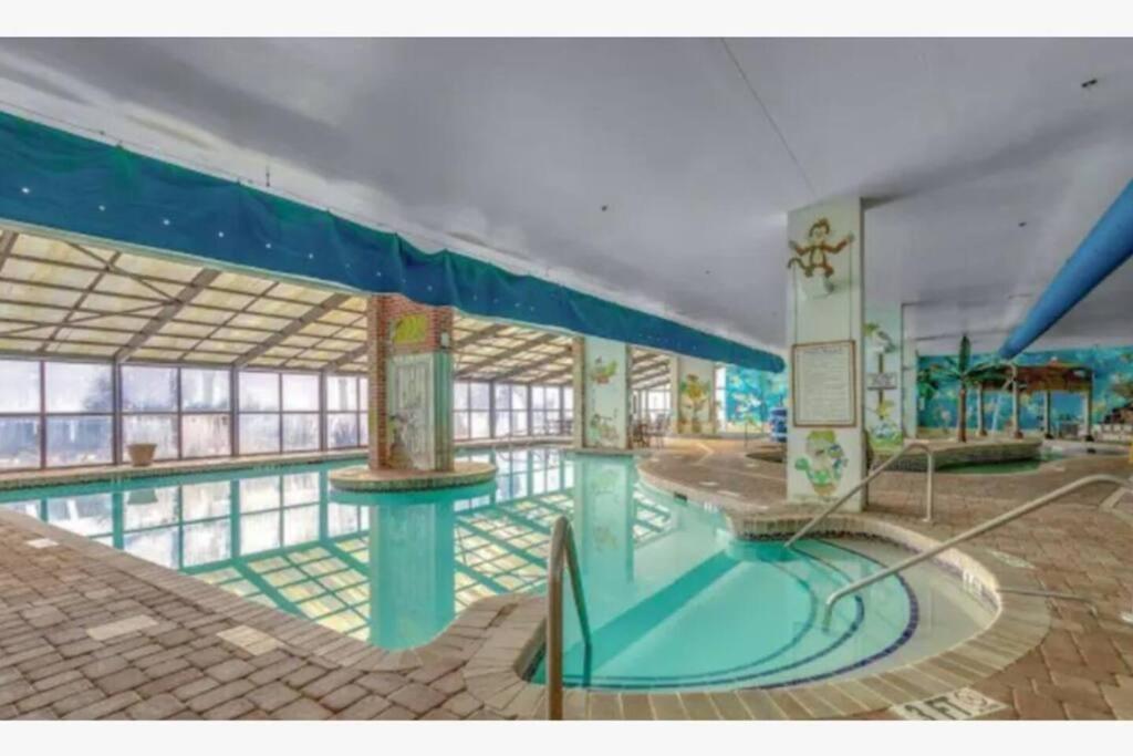 Seaside Oasis Oceanfront With Balcony 1124 *