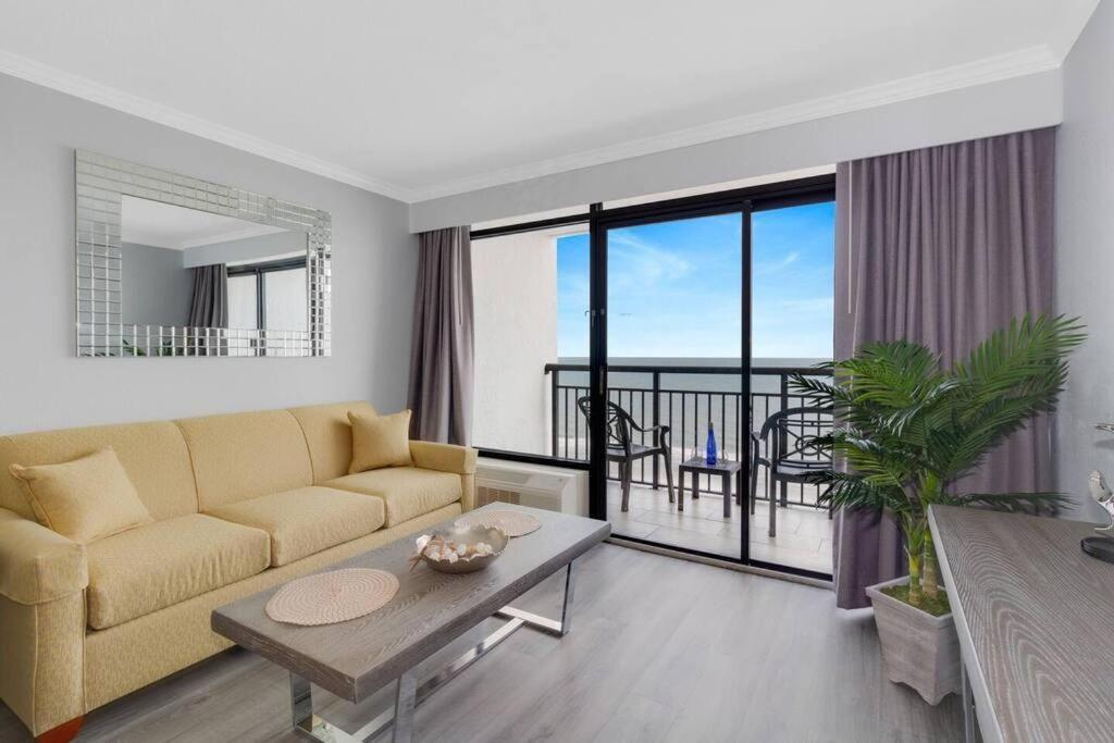 Seaside Oasis Oceanfront With Balcony 1124 Apartment *