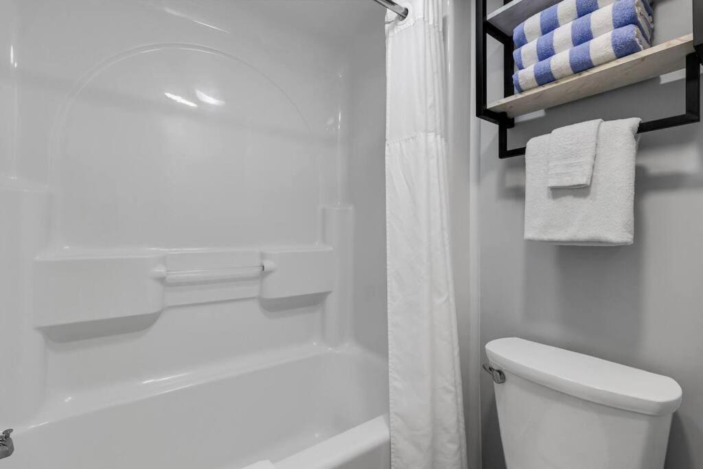Seaside Oasis Oceanfront With Balcony 1124 Apartment Myrtle Beach