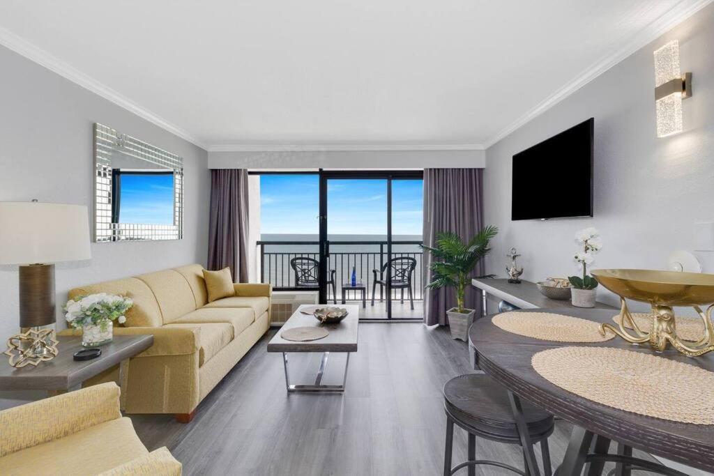 Apartment Seaside Oasis Oceanfront With Balcony 1124