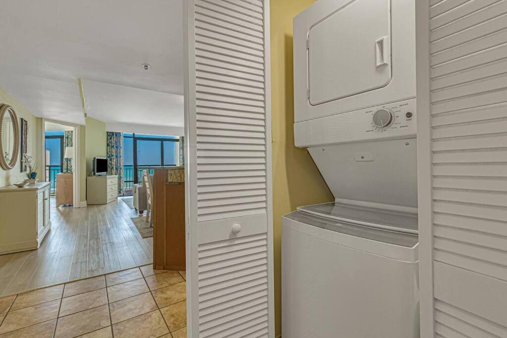 Apartment Breathtaking Oceanfront Grand Cayman 451