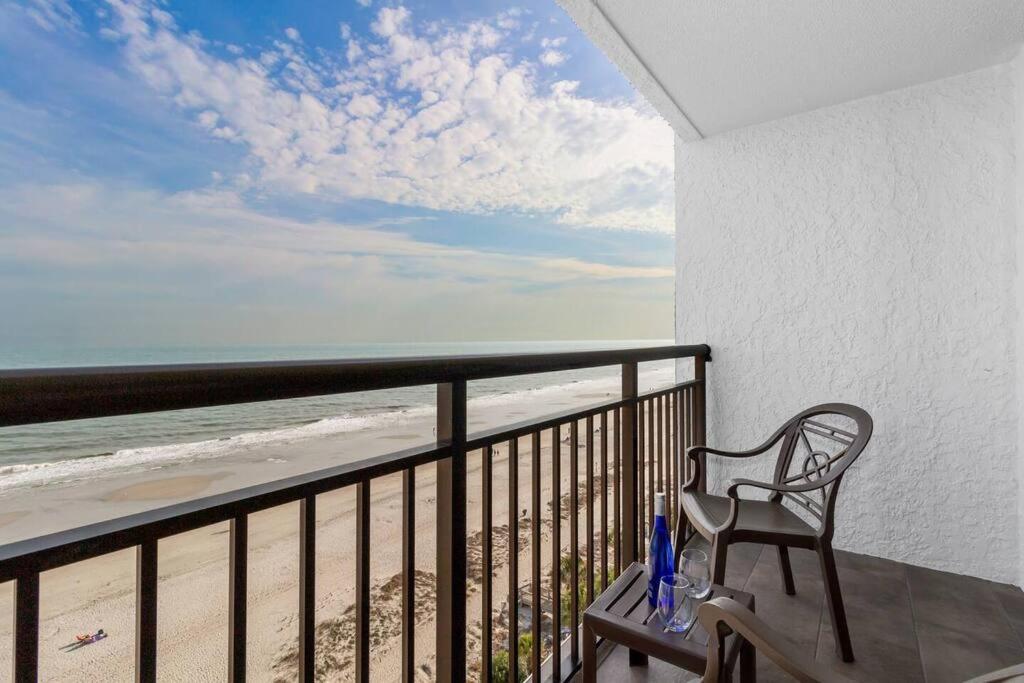 Apartment Seaside Oasis Oceanfront With Balcony 1124