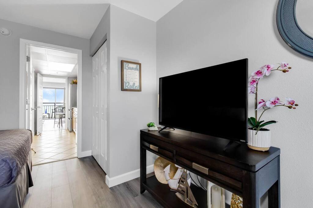 Seaside Oasis Oceanfront With Balcony 1124 Apartment