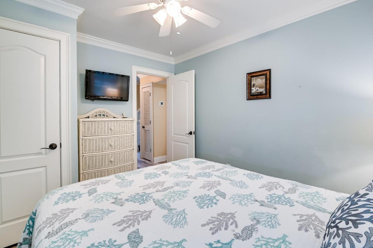 Holiday home Beachfront Murrells Inlet - Walk To Pier!