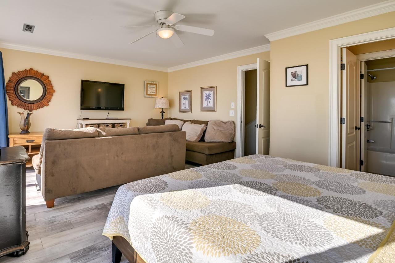 Beachfront Murrells Inlet - Walk To Pier! Holiday home Myrtle Beach