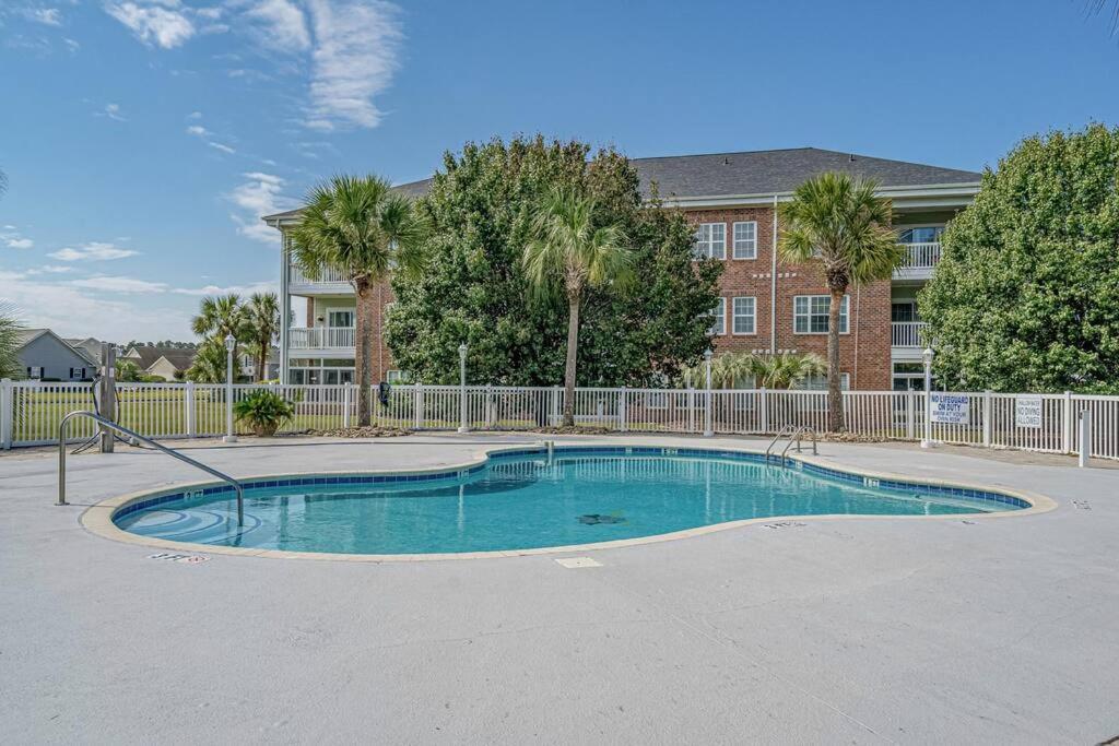 2br 2ba Waterfront 10min To Beach And Market Common Apartment *