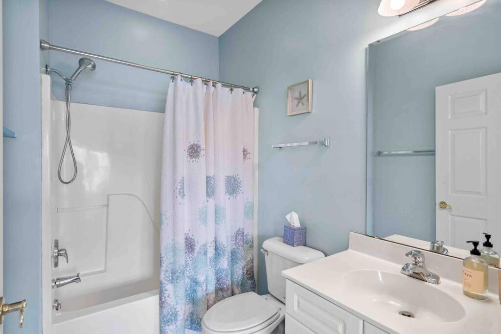 2br 2ba Waterfront 10min To Beach And Market Common Apartment *