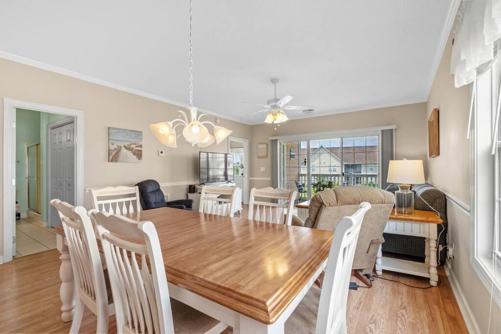 2br 2ba Waterfront 10min To Beach And Market Common