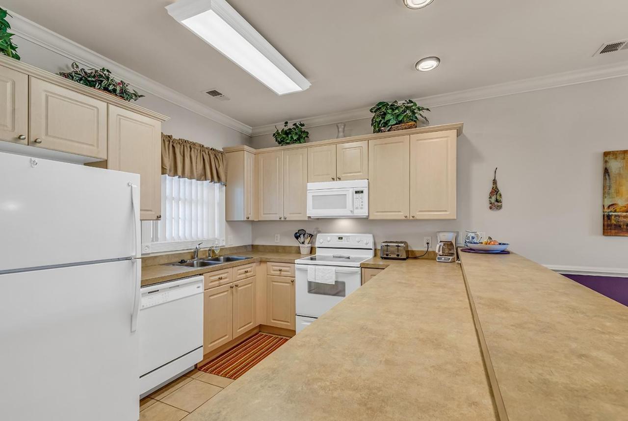 4809 Luster Leaf Circle Magnolia Pointe 202 Apartment *