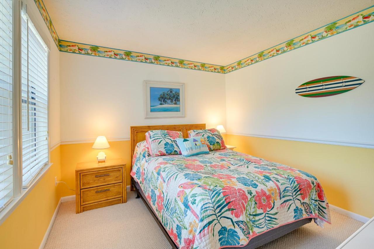 Surfside With Balcony Walk To Beach! Apartment *