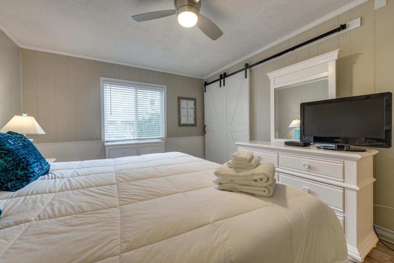 Luxury North Myrtle Condo, Steps To Beach! Myrtle Beach