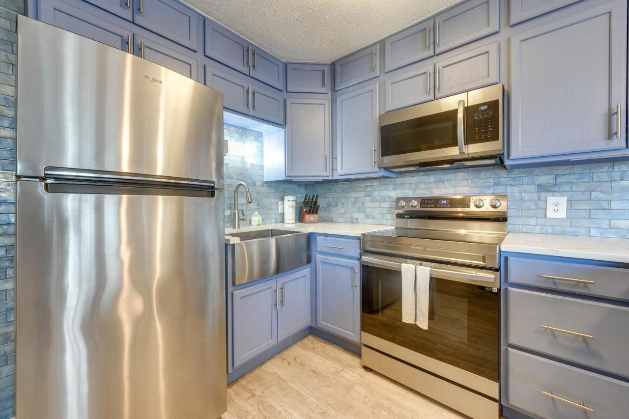 Luxury North Myrtle Condo, Steps To Beach! Apartment