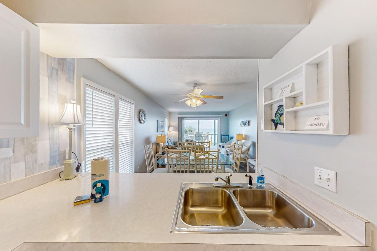 Apartment Windcrest 201 *