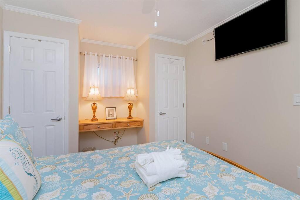 Recently Renovated, Oceanfront,great Views,pools! *