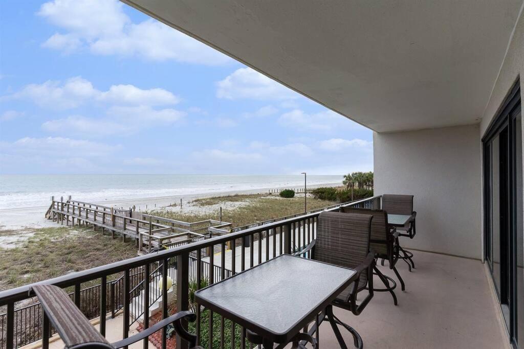 Holiday home Recently Renovated, Oceanfront,great Views,pools! Myrtle Beach