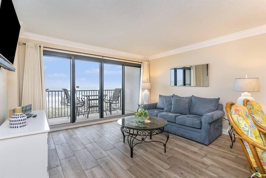 Holiday home Recently Renovated, Oceanfront,great Views,pools! *