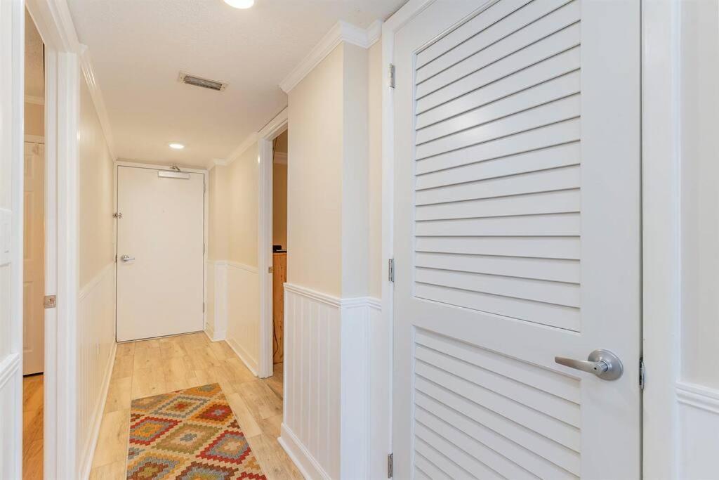 Holiday home Recently Renovated, Oceanfront,great Views,pools! *