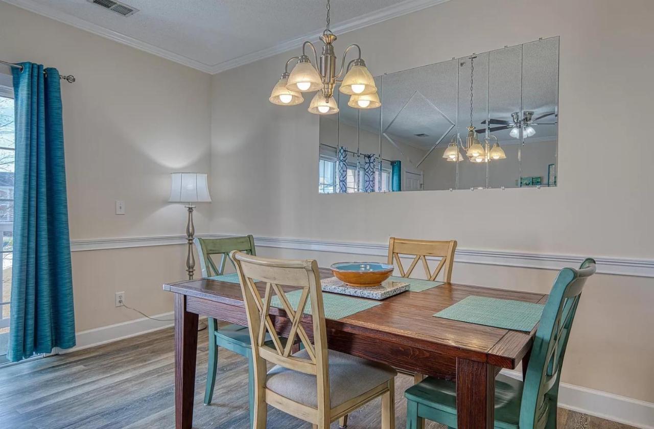Beach, Golf, Relax: Myrtle Apartment