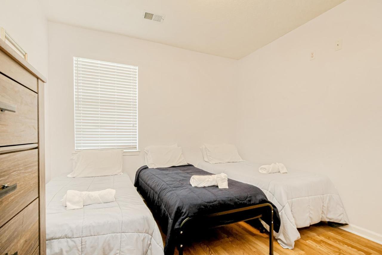 Apartment River Oaks 52g *