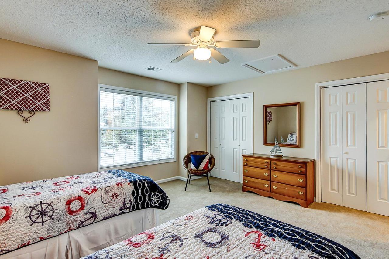 Fun And Sun At Fairway Oaks Apartment