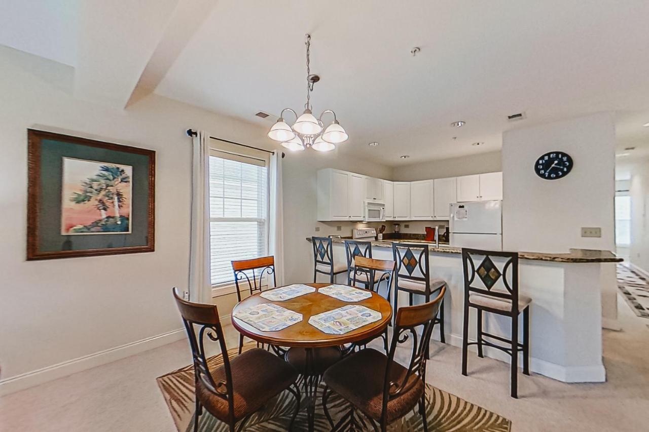 Apartment World Tour Retreat