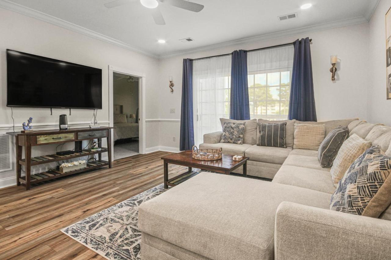 Magnolia Pointe 203 Apartment