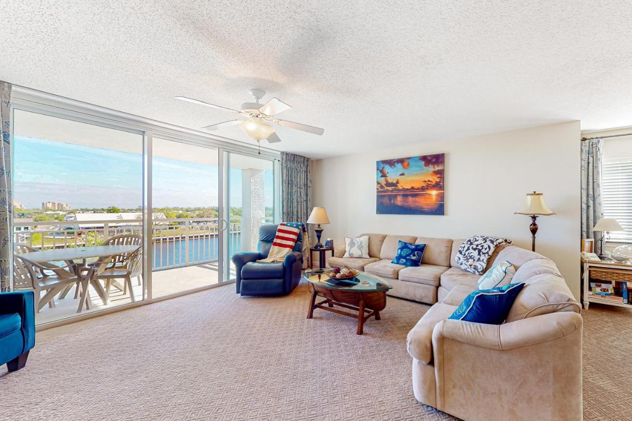 Yacht Club 3-505 Apartment