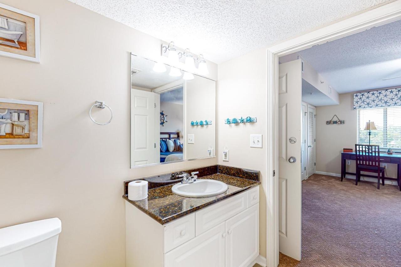 Yacht Club 3-505 Apartment