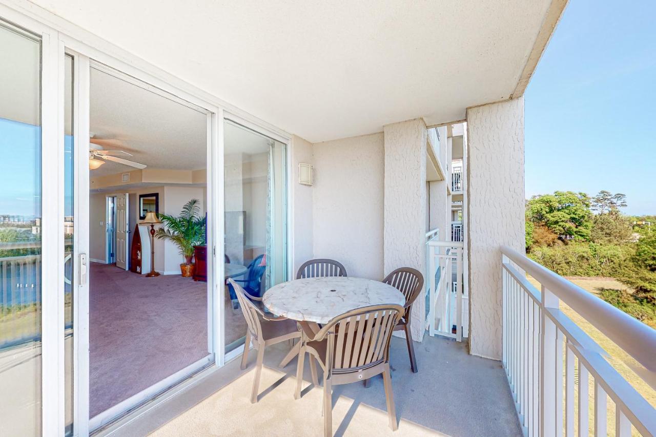Yacht Club 3-505 Apartment