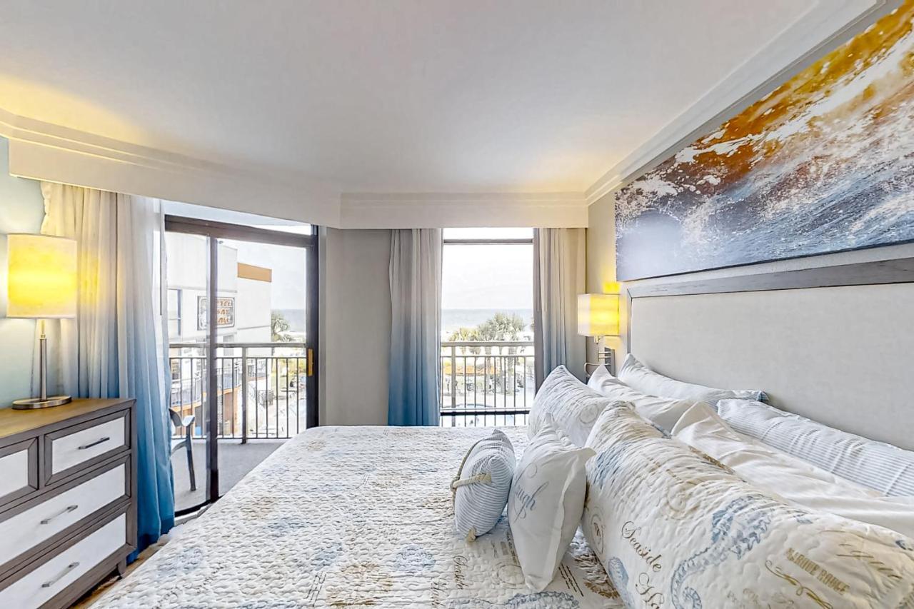 Apartment Cast A Wave, Unit 352 *