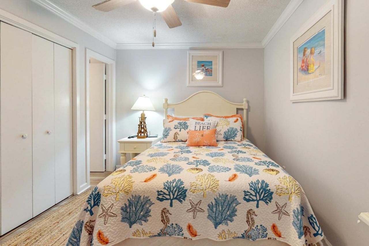 Pelican Cove Sbc 105 Apartment