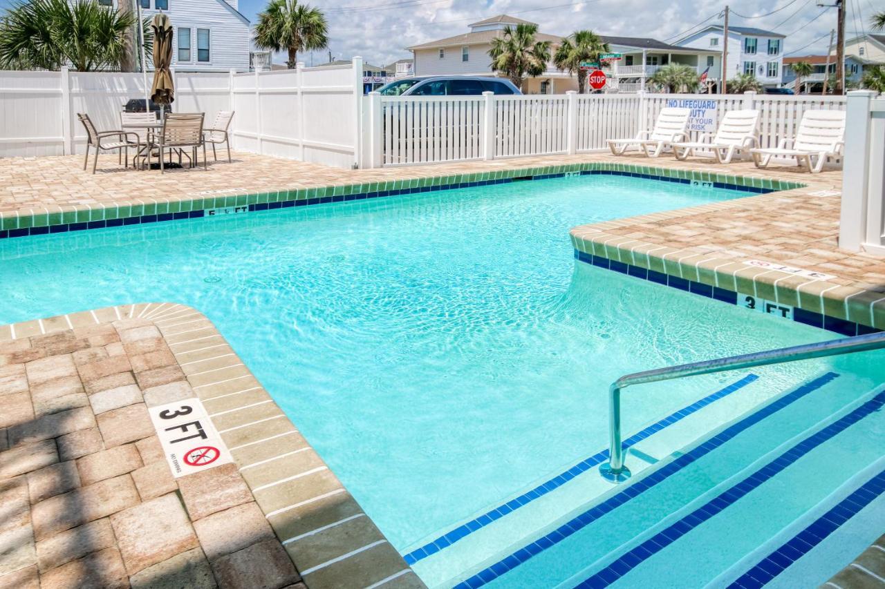 Emerald Pointe 1-c