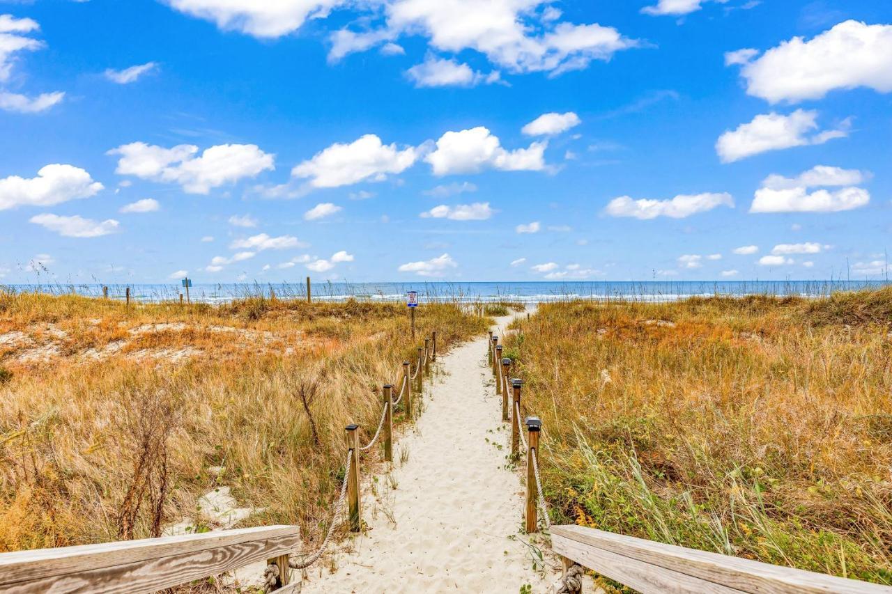 Beachy Keen, Unit 6113-d Apartment