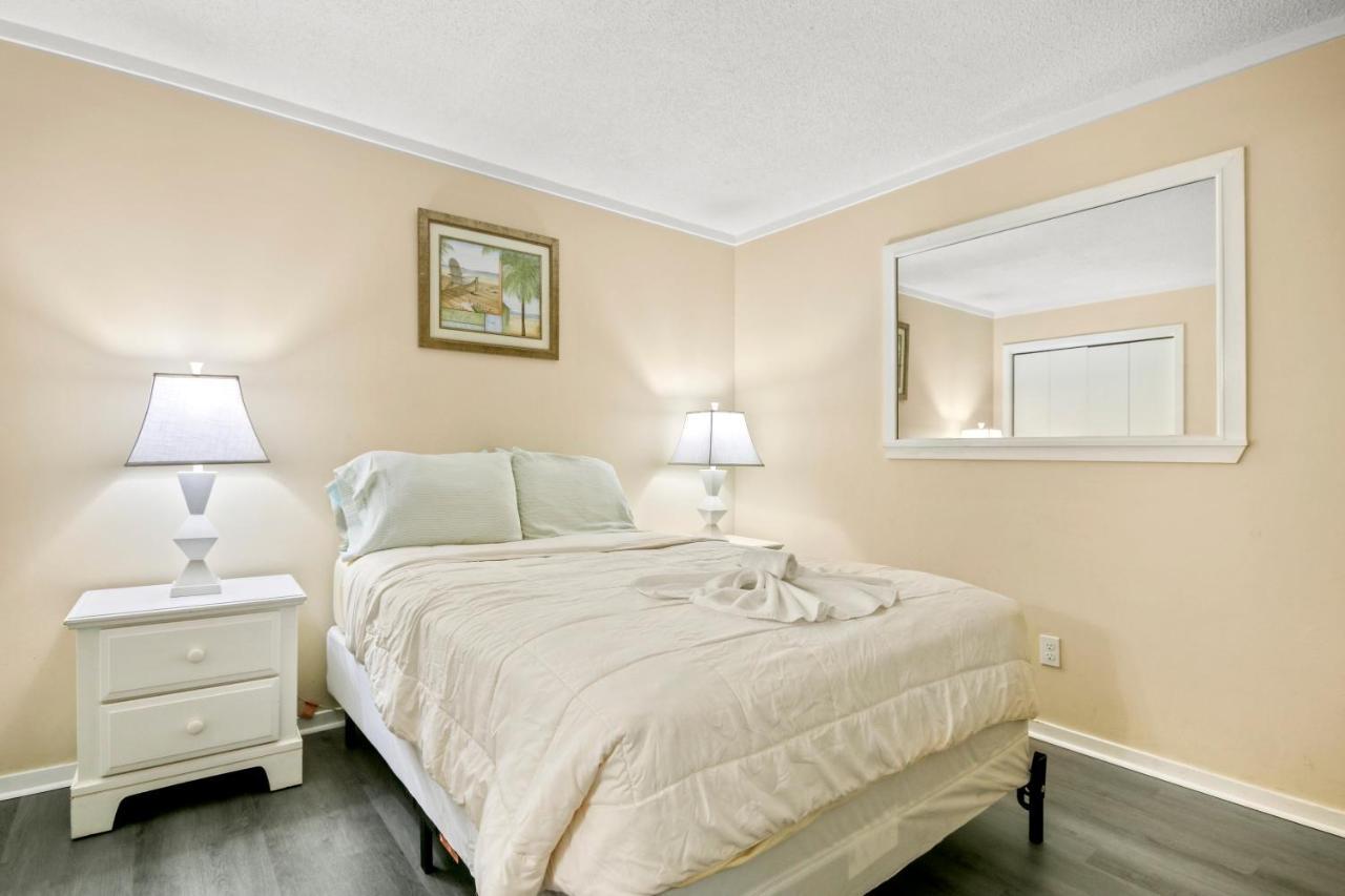 On The Beach 2 Bed 2 Bath 3rd Floor Myrtle Beach