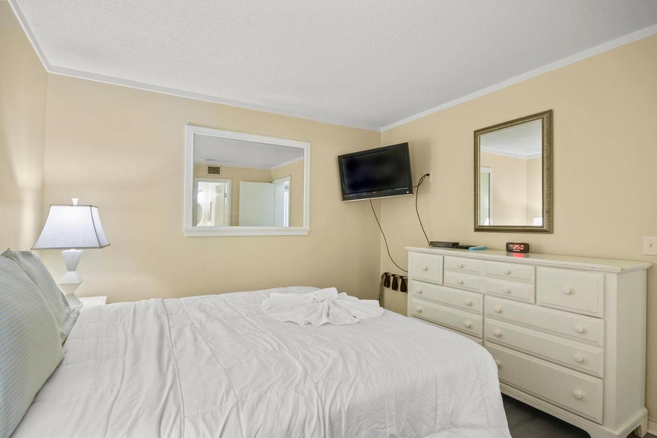 Holiday home On The Beach 2 Bed 2 Bath 3rd Floor Myrtle Beach