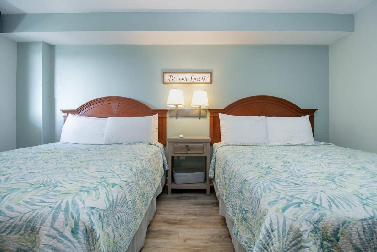 Downtown Oceanfront, Sleeps 4 * Myrtle Beach