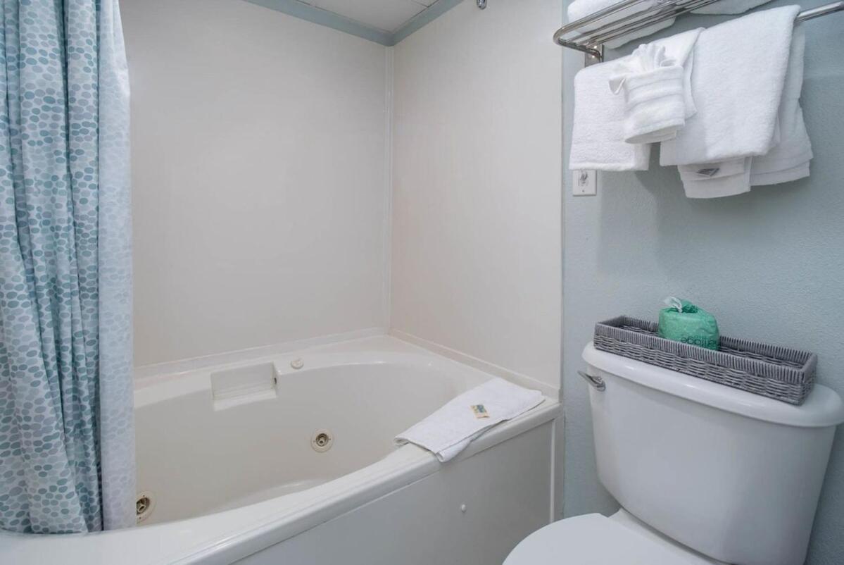 Downtown Oceanfront, Sleeps 4