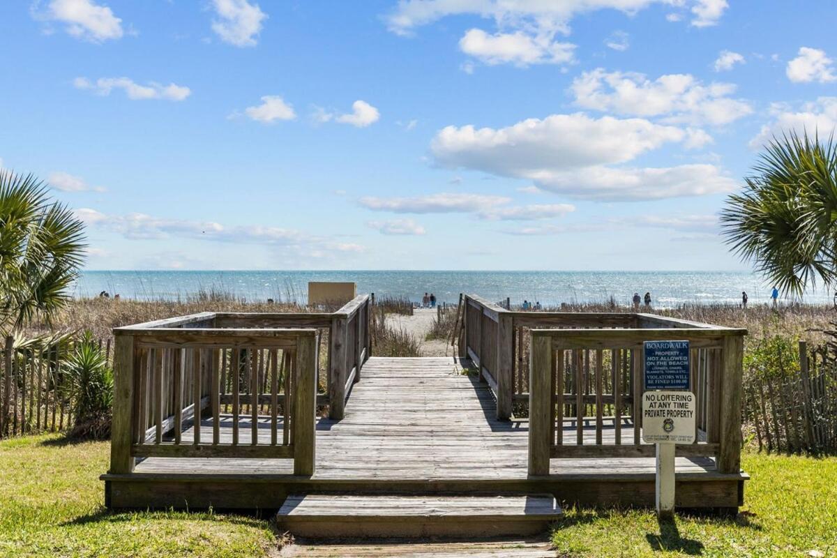 Downtown Oceanfront, Sleeps 4 Holiday home *