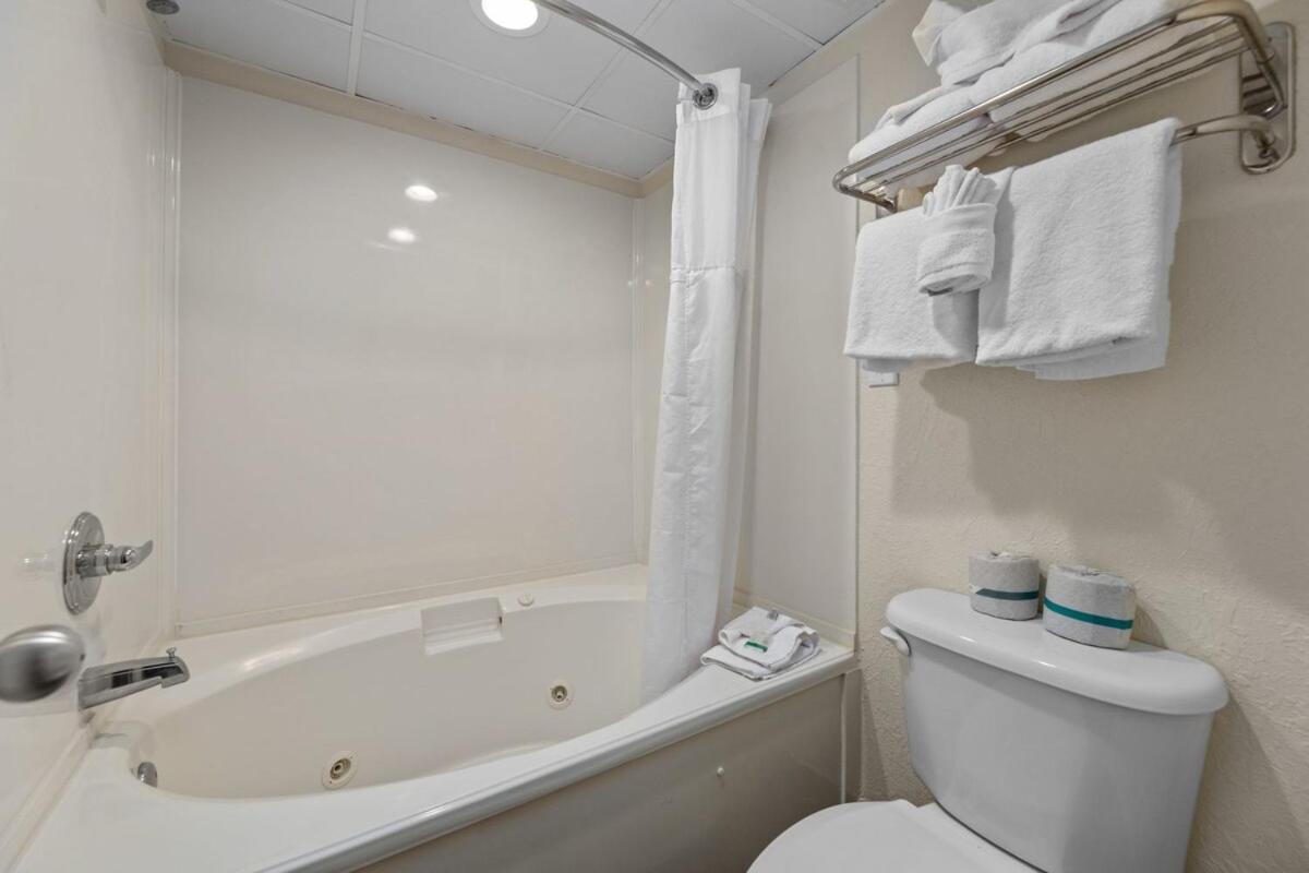Oceanfront 1br, Downtown, 4ppl * Myrtle Beach